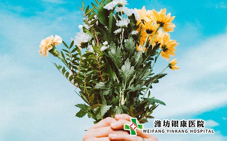 牛皮癬病理癥狀是什么?誘發(fā)因素有哪些? 牛皮癬病理癥狀是什么?誘發(fā)因素有哪些?