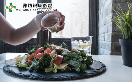 手指出現白癜風怎么辦?應該如何護理?